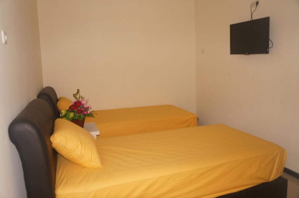 Budget Guest House Tunas Mandiri Jaya Malang Ruang foto
